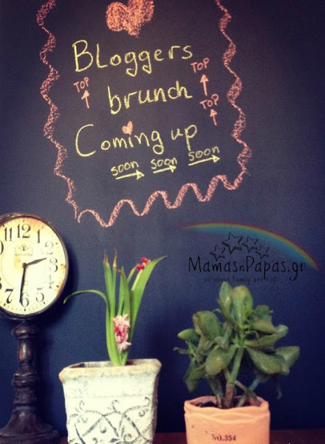 bloggers brunch message on a chalkboard