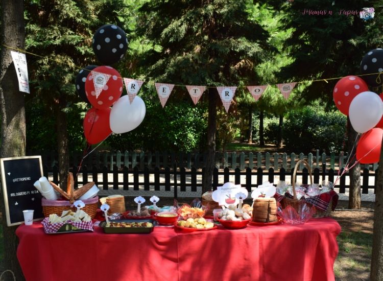 bloggers retro picnic day